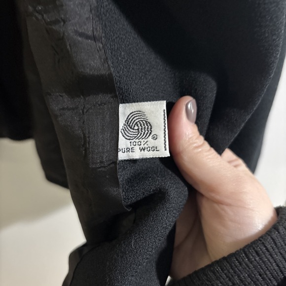 Women's Brooks Brothers Vintage Black Blazer Size 12 100% Wool - Picture 3 of 8